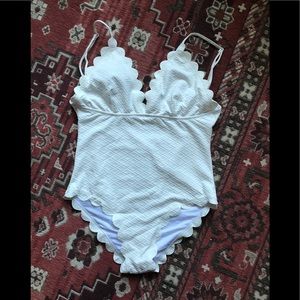 Scallop one piece swimsuit